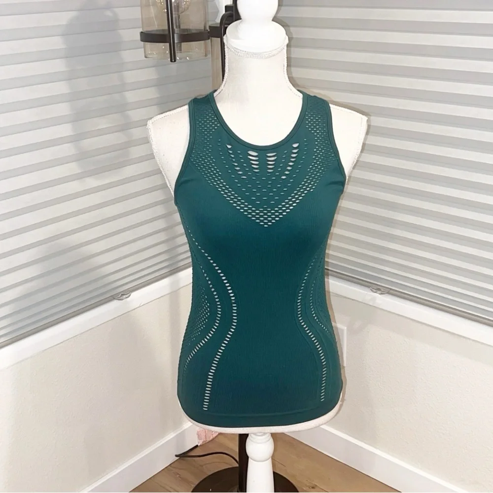 ALO YOGA Lark Perforated Tank Top